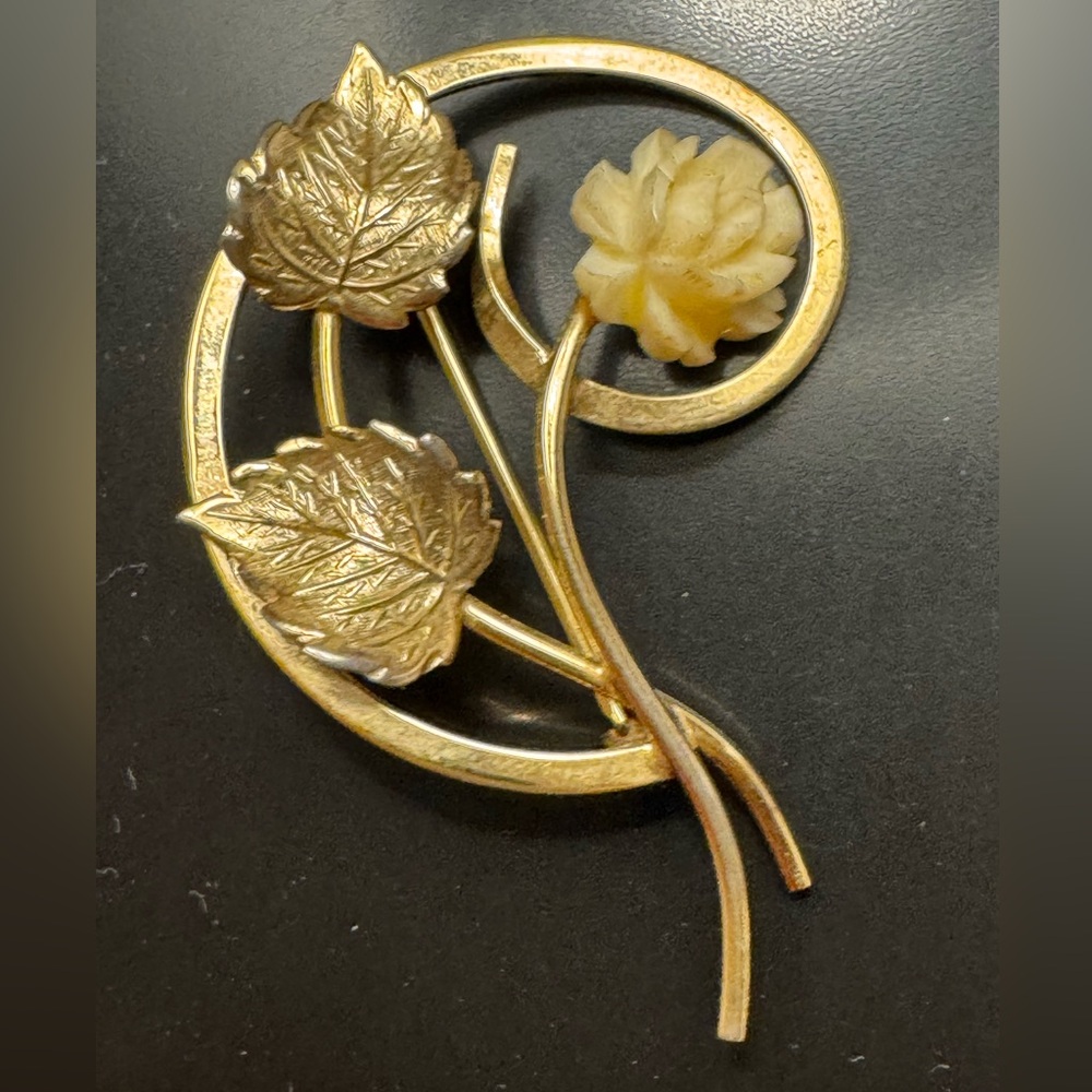 Vintage 12K Gold Filled Floral Brooch
